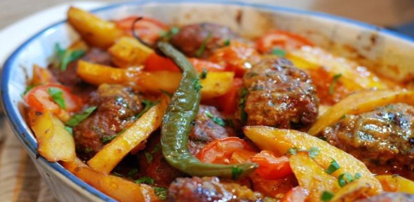 8 Kişilik İzmir Köfte Tarifi ve Malzemeleri