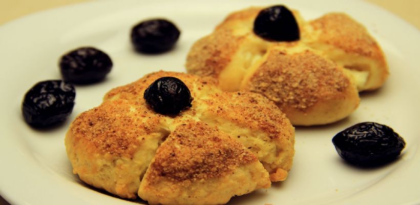 8 Kişilik Kabartma Tozlu Yumuşak Poğaça Tarifi ve Malzemeleri