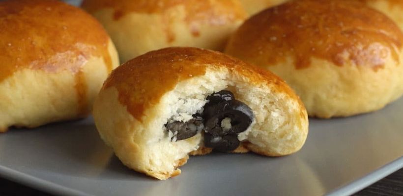 8 Kişilik Kabartma Tozlu Zeytinli Poğaça Tarifi ve Malzemeleri