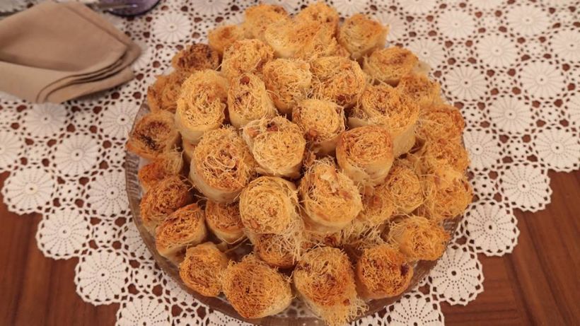 8 Kişilik Kadayıflı Gül Tatlısı Tarifi ve Malzemeleri