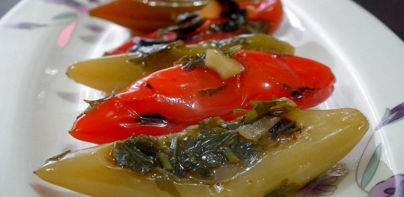 Kahvaltılık Kırmızı Biber Turşusu Tarifi ve Malzemeleri