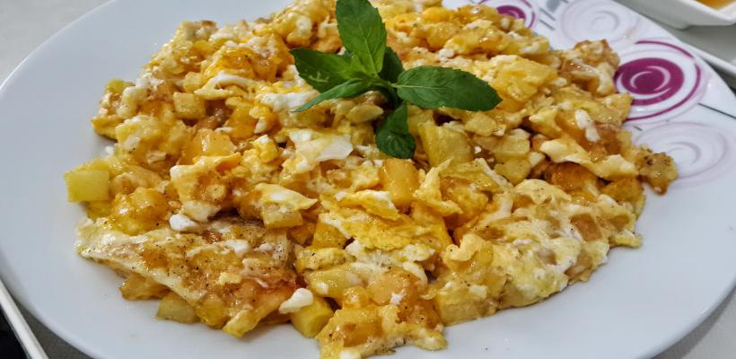 8 Kişilik Kahvaltılık Patatesli Yumurta Tarifi ve Malzemeleri