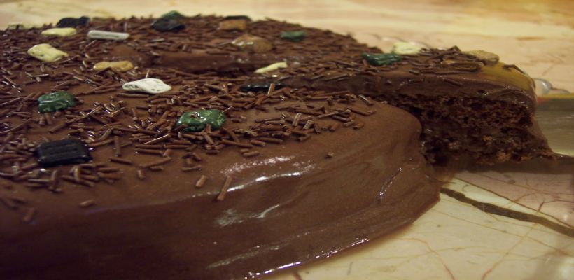 8 Kişilik Kakaolu Gelin Pastası Tarifi ve Malzemeleri