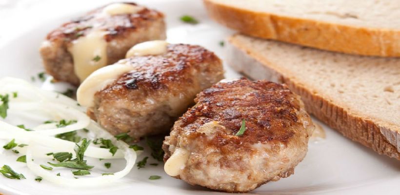 8 Kişilik Kaşarlı Izgara Köfte Tarifi ve Malzemeleri