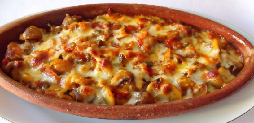 8 Kişilik Kaşarlı Mantarlı Tavuk Tarifi ve Malzemeleri