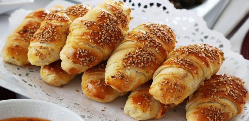 8 Kişilik Katmerli Poğaça Tarifi Tarifi ve Malzemeleri