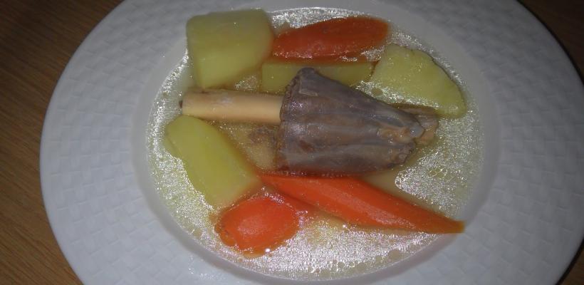 8 Kişilik Kemikli Et Haşlama Tarifi ve Malzemeleri