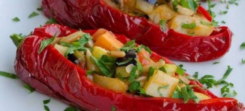 8 Kişilik Kırmızı Biber Dolması Tarifi ve Malzemeleri