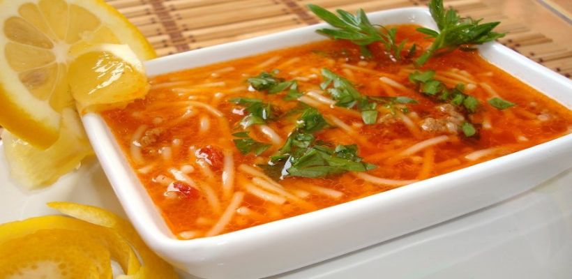 8 Kişilik Kıymalı Erişte Çorbası Tarifi ve Malzemeleri
