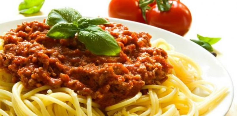 8 Kişilik Kıymalı Kaşarlı Makarna Tarifi ve Malzemeleri