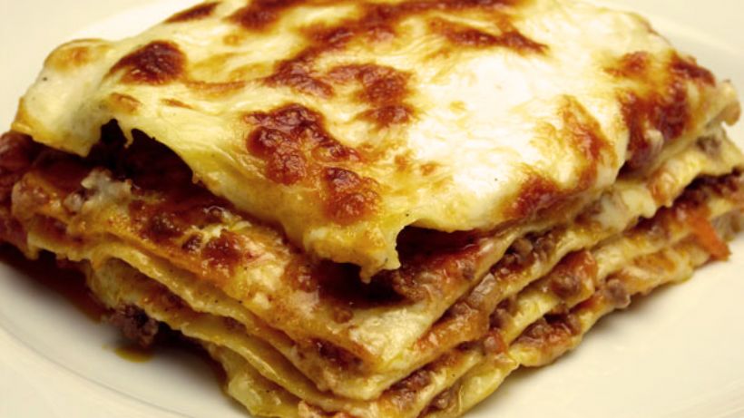 8 Kişilik Kıymalı Lazanya Tarifi ve Malzemeleri