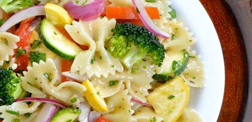 8 Kişilik Kıymalı Yoğurtlu Makarna Tarifi ve Malzemeleri