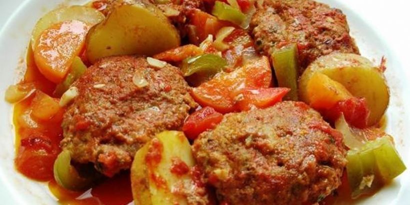 8 Kişilik Köfteli Patates Yemeği Tarifi ve Malzemeleri