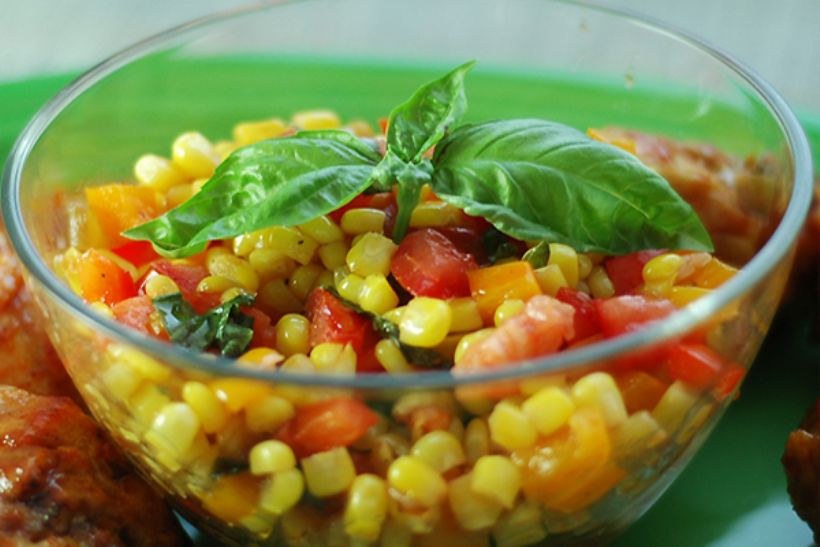 Konserve Mısır Salatası Tarifi ve Malzemeleri