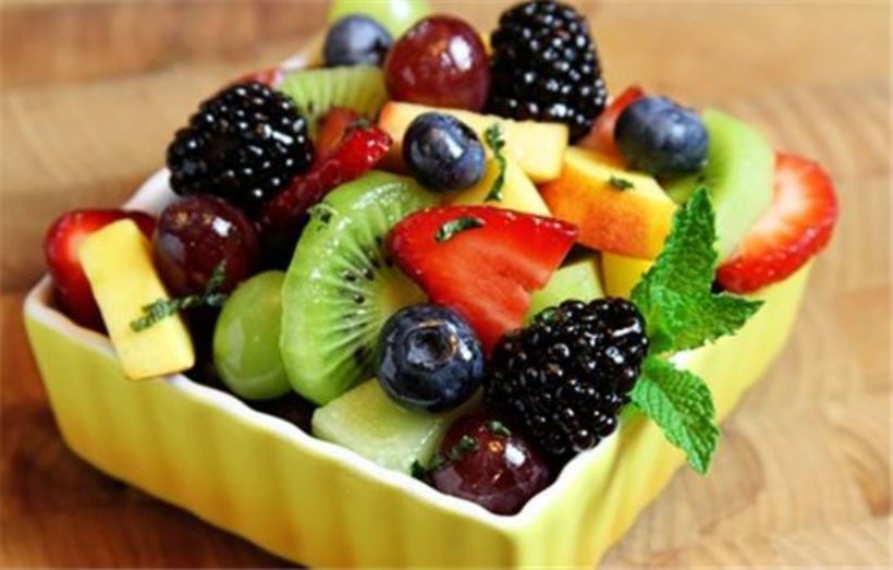 8 Kişilik Krem Şantili Meyve Salatası Tarifi ve Malzemeleri