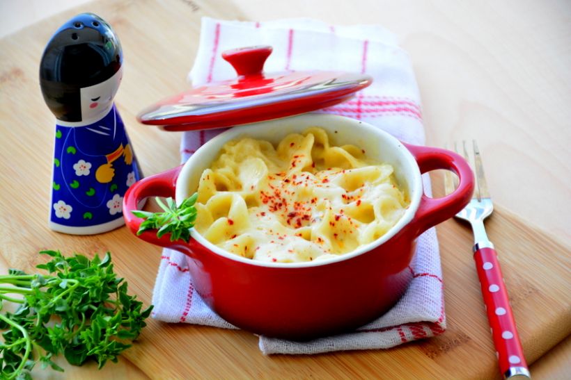 8 Kişilik Kremalı Kaşarlı Makarna Tarifi ve Malzemeleri