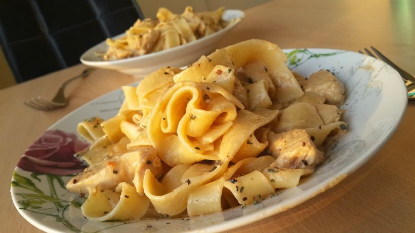 Kremalı Tavuklu Makarna Tarifi ve Malzemeleri