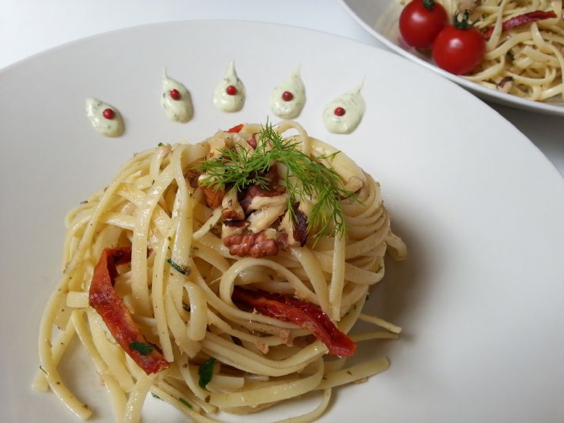 8 Kişilik Kremalı Ton Balıklı Makarna Tarifi ve Malzemeleri