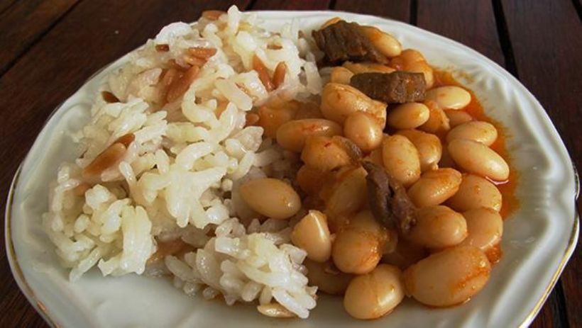 Kuru Fasulye Pilav Tarifi ve Malzemeleri