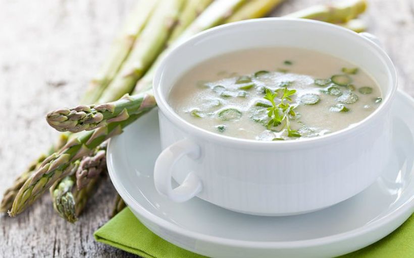 8 Kişilik Kuşkonmaz Çorbası Tarifi ve Malzemeleri