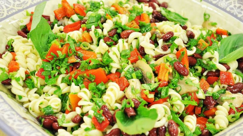 8 Kişilik Makarna Salatası Yoğurtsuz Tarifi ve Malzemeleri