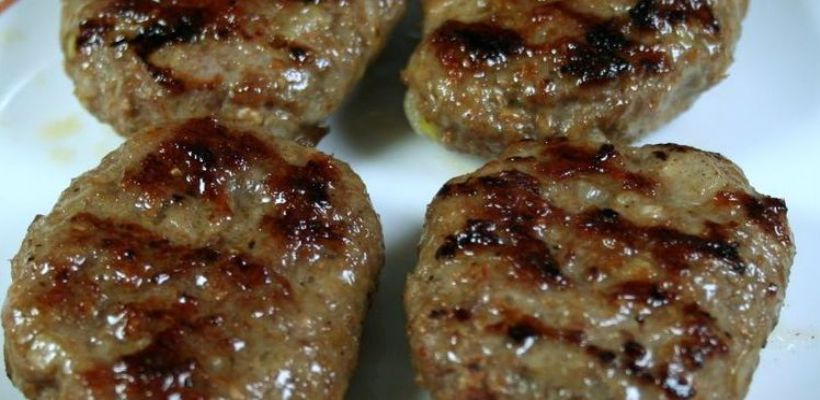 8 Kişilik Mangalda Kasap Köfte Tarifi Tarifi ve Malzemeleri