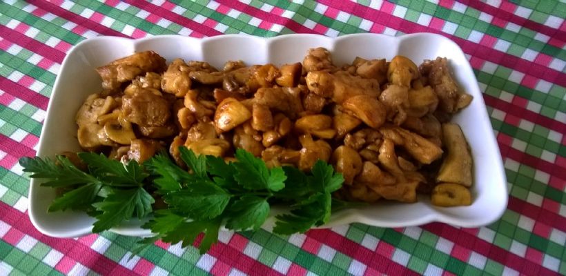 8 Kişilik Mantarlı Soya Soslu Tavuk Tarifi ve Malzemeleri