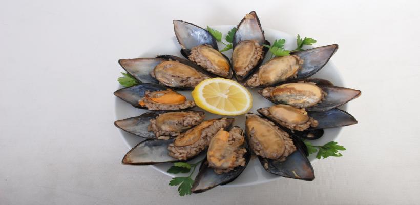 8 Kişilik Midye Dolma Pilavı Tarifi ve Malzemeleri