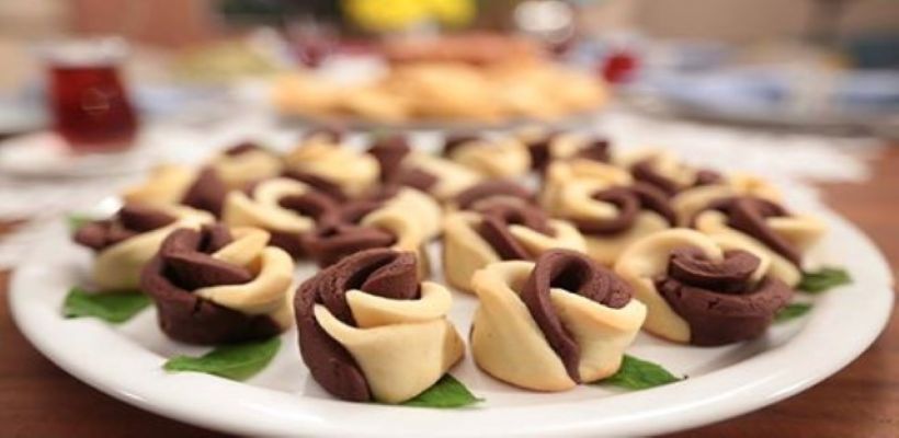 Nişastalı İki Renkli Kurabiye Tarifi ve Malzemeleri