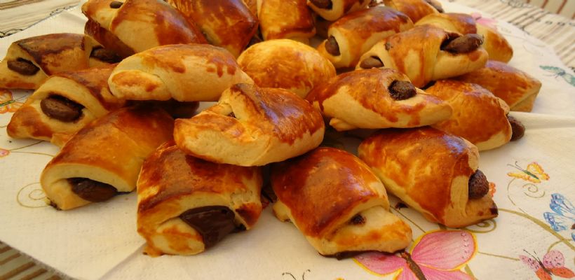 8 Kişilik Nutellalı Çiçek Poğaça Tarifi ve Malzemeleri