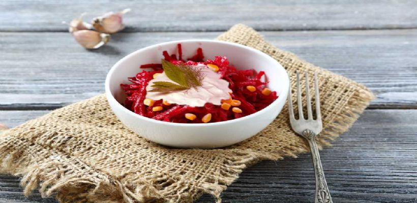 Pancar Sapı Salatası Tarifi ve Malzemeleri