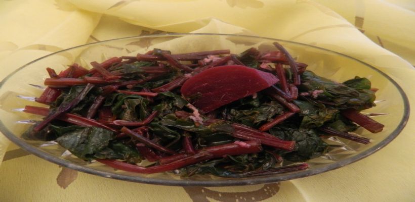 Pancar Yaprağı Salatası Tarifi ve Malzemeleri