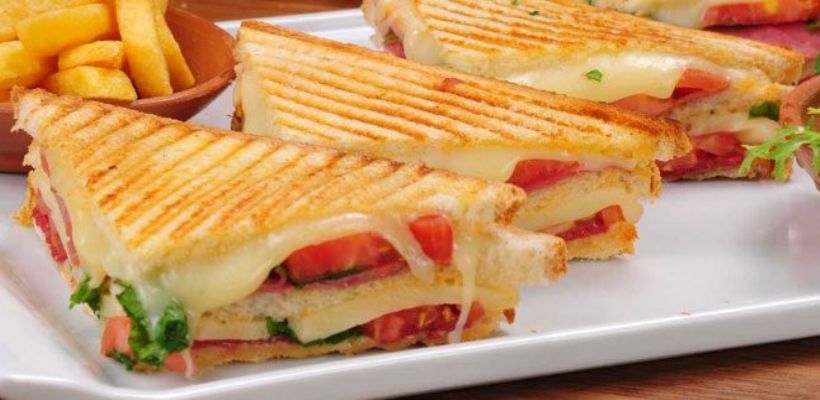 8 Kişilik Patatesli Kaşarlı Tost Tarifi ve Malzemeleri