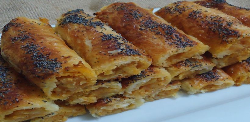 8 Kişilik Patatesli Sodalı Börek Tarifi ve Malzemeleri