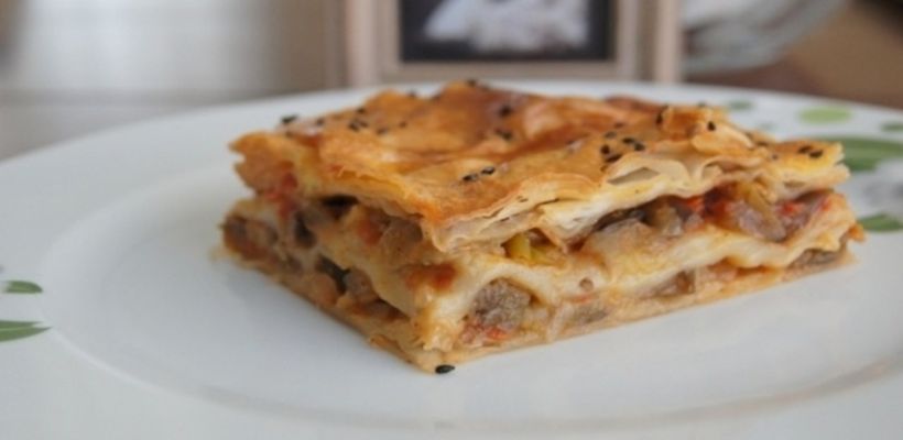 8 Kişilik Patlıcanlı Arnavut Böreği Tarifi ve Malzemeleri