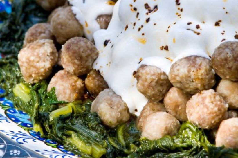 8 Kişilik Pazı Ve Yoğurt Soslu Bulgur Köftesi Tarifi ve Malzemeleri