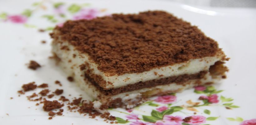 8 Kişilik Petibörlü Pasta Tarifi ve Malzemeleri