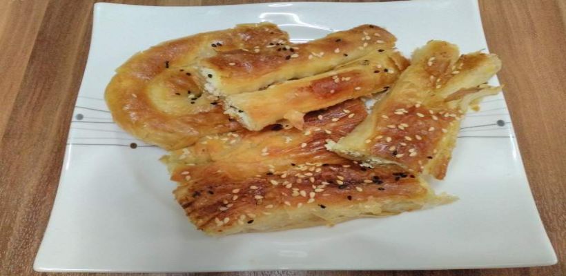 8 Kişilik Peynirli Boşnak Böreği Tarifi ve Malzemeleri