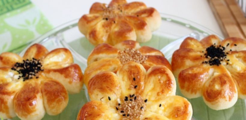 8 Kişilik Peynirli Çiçek Poğaça Tarifi ve Malzemeleri