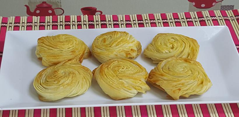 8 Kişilik Peynirli Gül Böreği Tarifi ve Malzemeleri