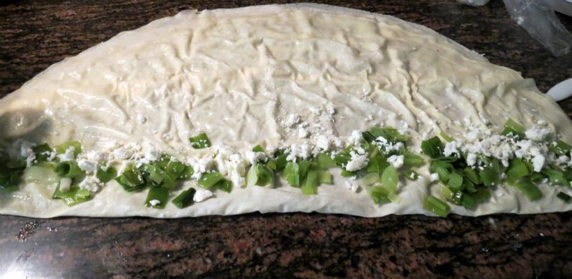 8 Kişilik Peynirli Pırasalı Börek Tarifi ve Malzemeleri