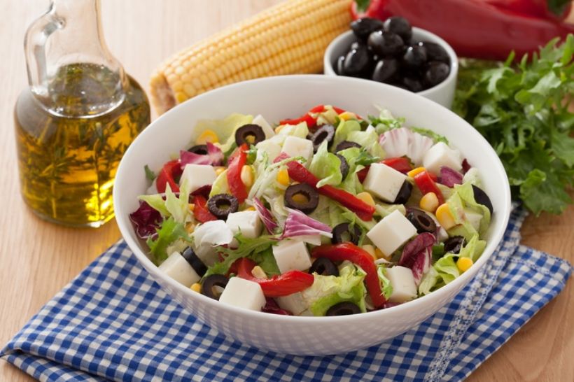 8 Kişilik Peynirli Salata Tarifi ve Malzemeleri