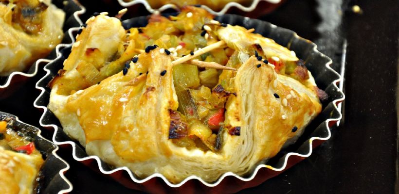 8 Kişilik Pırasalı Tavuklu Börek Tarifi ve Malzemeleri