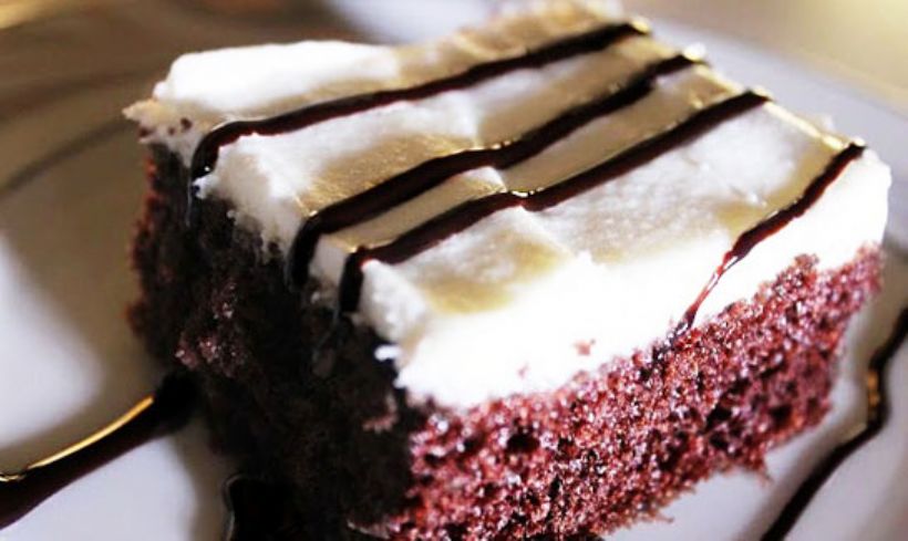 Pudingli Krem Şantili Kek Tarifi ve Malzemeleri