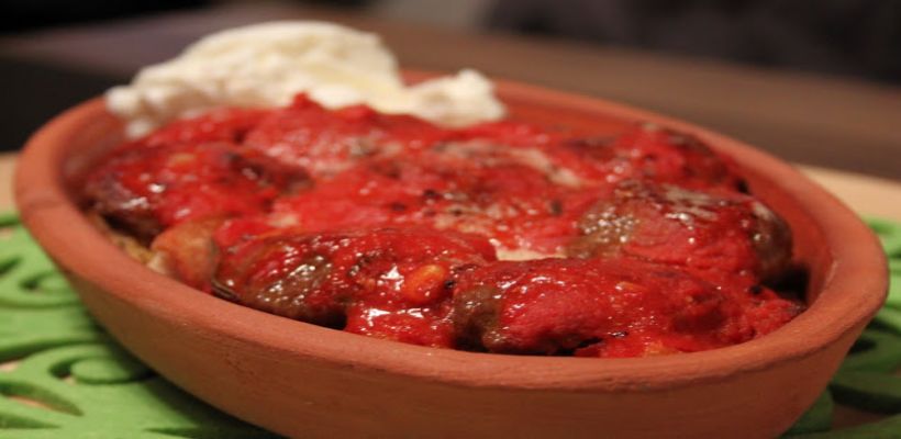 8 Kişilik Salçalı Köfte Tarifi ve Malzemeleri