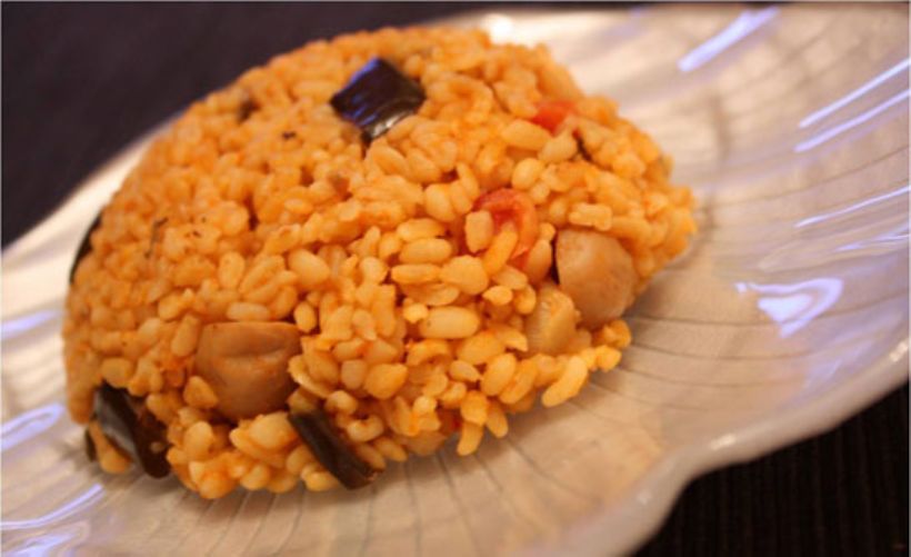 8 Kişilik Salçalı Pirinç Pilavı Tarifi ve Malzemeleri