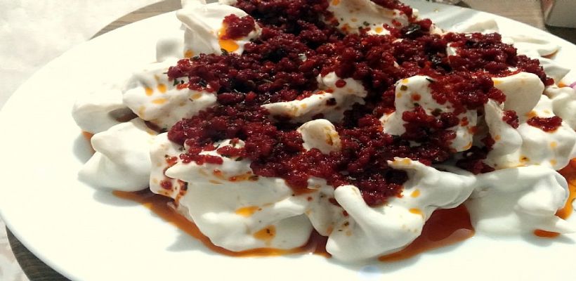 Sarımsaklı Mantı Sosu Tarifi ve Malzemeleri