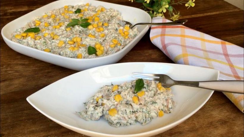 8 Kişilik Şehriye Salatası Yoğurtlu Tarifi ve Malzemeleri