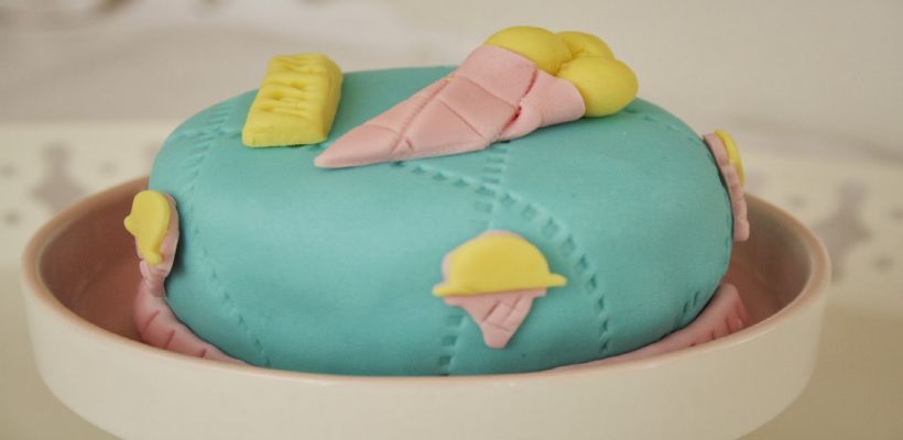 8 Kişilik Şeker Hamurlu Yaş Pasta Tarifi ve Malzemeleri