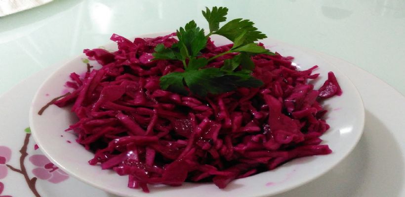 8 Kişilik Sirkesiz Kırmızı Lahana Turşusu Tarifi ve Malzemeleri
